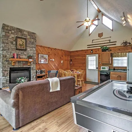 Idyllic Cabin With Hot Tub Less Than 2 Mi To Dollywood! Sevierville Exterior foto