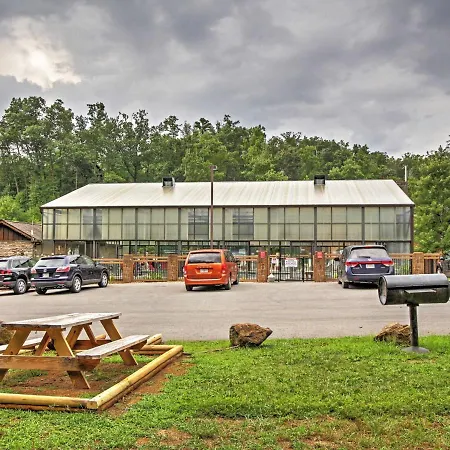 Idyllic Cabin With Hot Tub Less Than 2 Mi To Dollywood! Sevierville Exterior foto