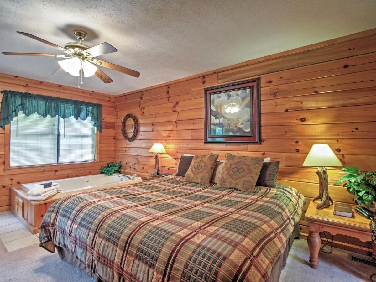 Holiday home Idyllic With Hot Tub Less Than 2 Mi To Dollywood!