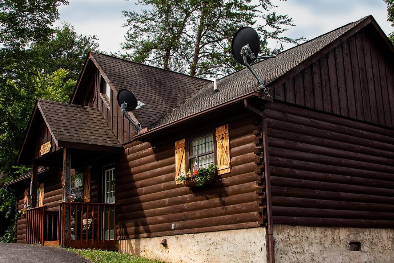Idyllic With Hot Tub Less Than 2 Mi To Dollywood! Holiday home