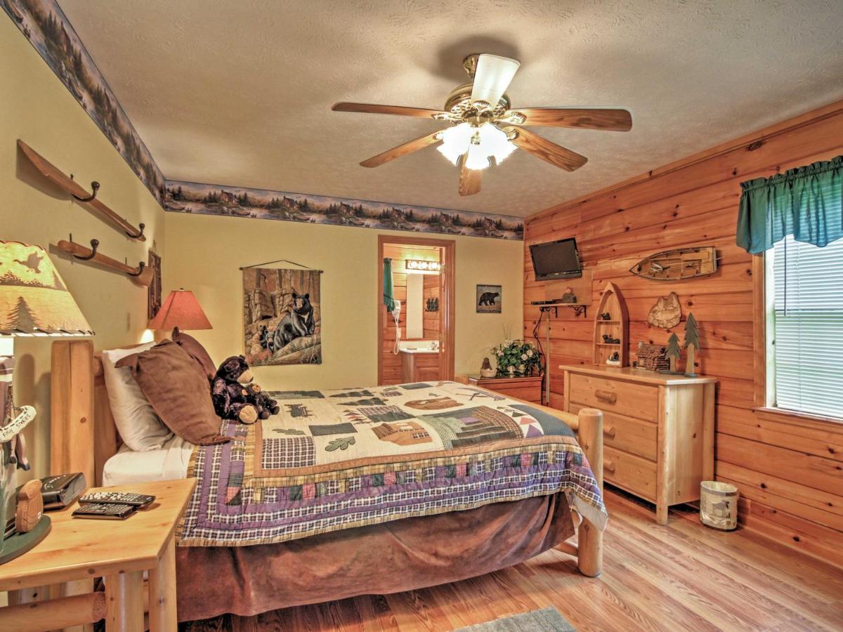 Holiday home Idyllic With Hot Tub Less Than 2 Mi To Dollywood!