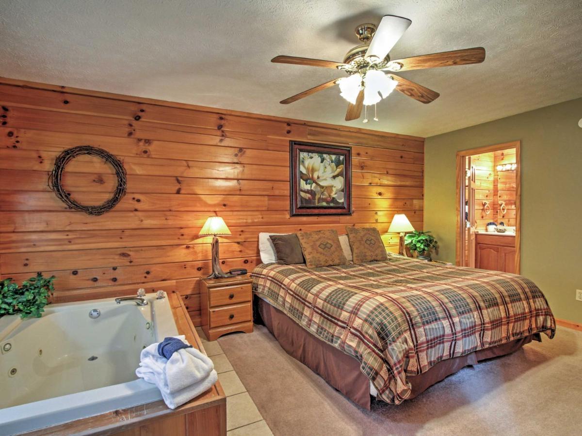 Idyllic With Hot Tub Less Than 2 Mi To Dollywood! Holiday home *