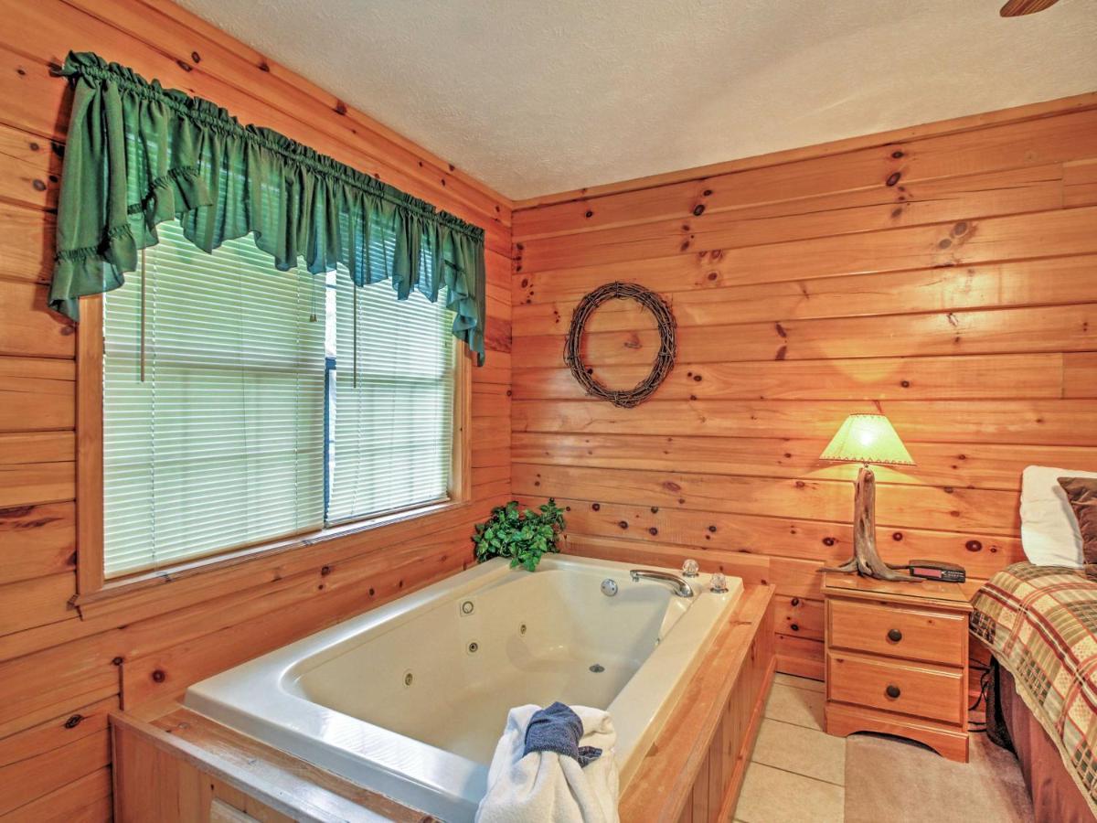 Idyllic With Hot Tub Less Than 2 Mi To Dollywood! Holiday home